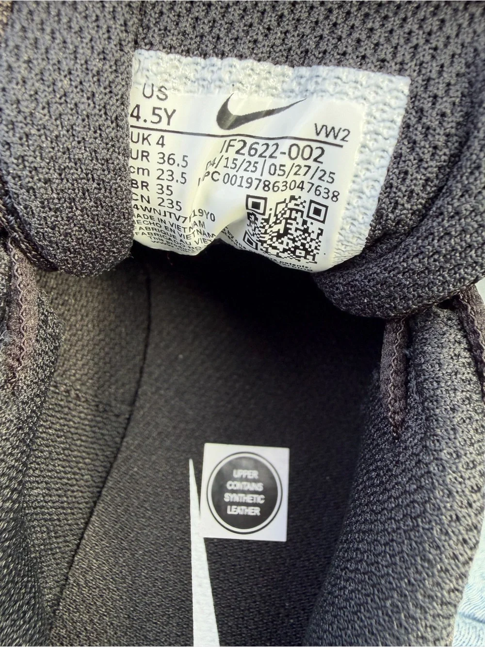 Nike Men’s Black and White Low-Top Sneakers